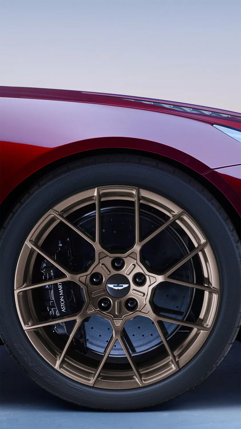 Aston Martin Vanquish_28-jpg