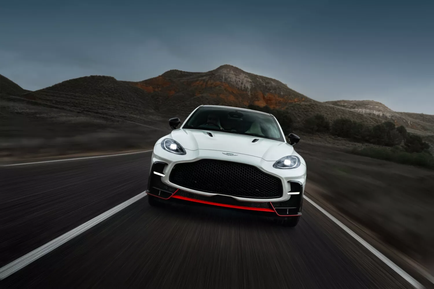 Aston Martin DBX S_2