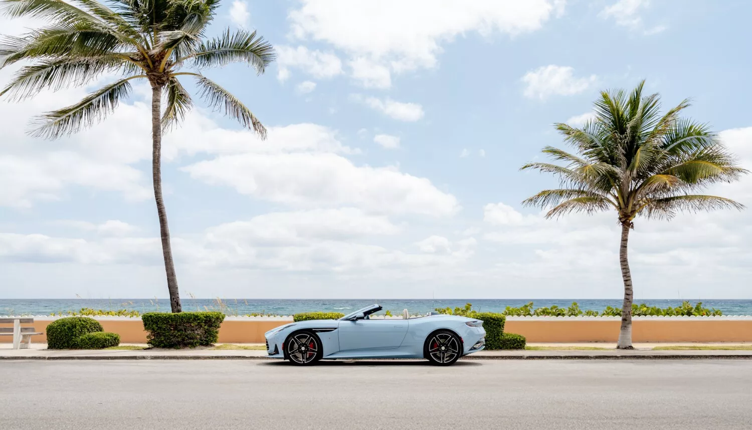 Aston Martin DB12 Volante - Palm Beach Edition 2